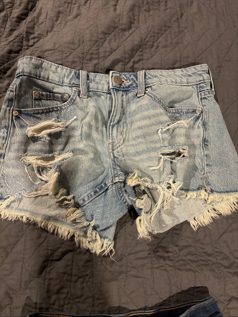 Aeropostale Distressed Light Blue Denim Women's Shorts 4”